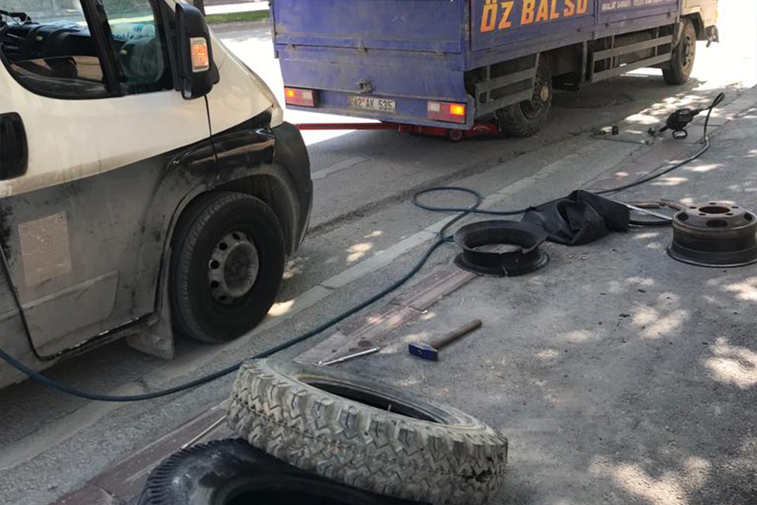 Mobil Lastik Değişimi Görseli 2